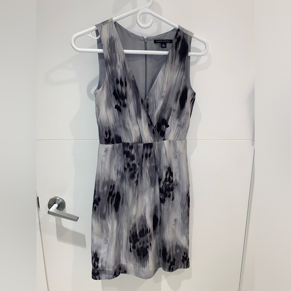 Size 0 banana republic dress (silk!!) - Picture 1 of 6
